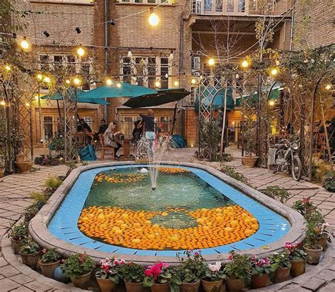 کافه باکارا خانه ای گرم و صمیمی و پر از حس زندگی .
